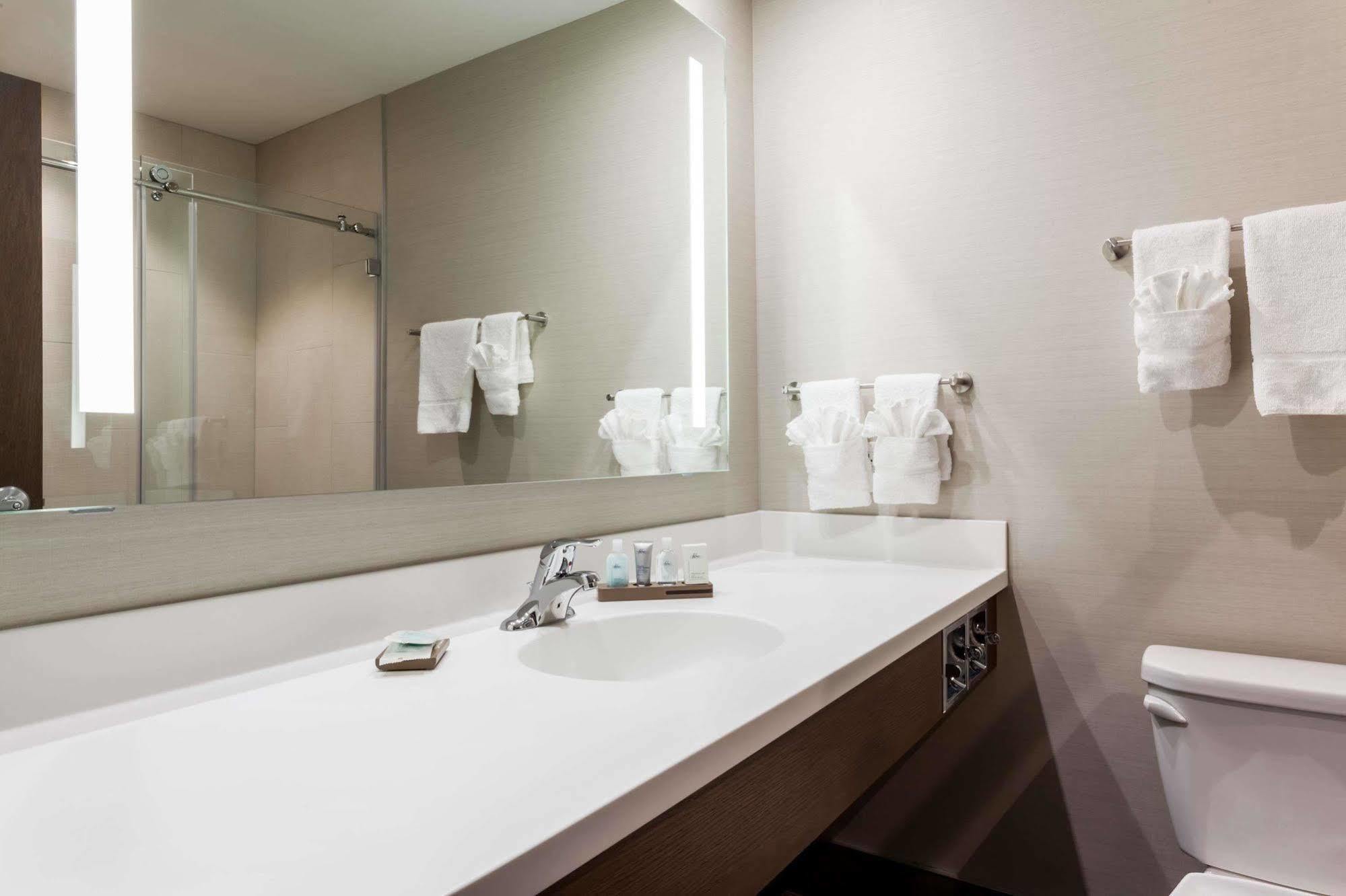 Wyndham Garden Edmonton Airport 4*