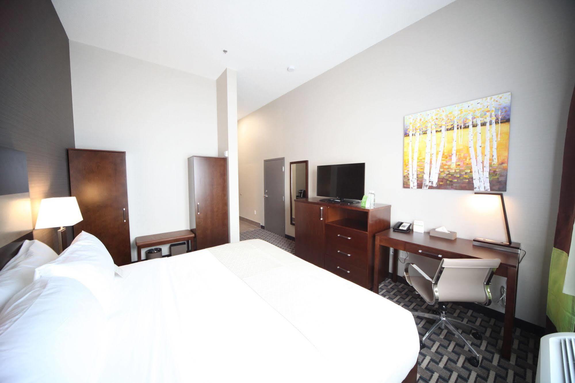 Wyndham Garden Edmonton Airport Hotel 4*